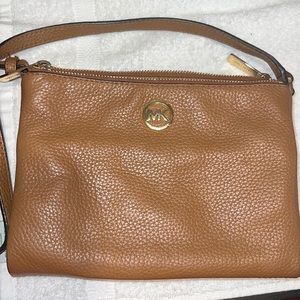 Michael kors crossbody
